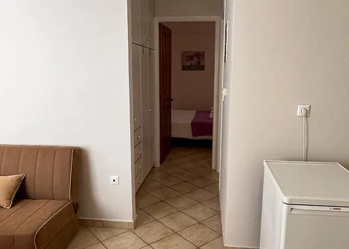 Daire Esperia Tsoukaládhes