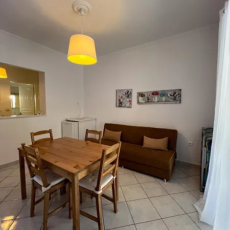 Esperia Tsoukaládhes